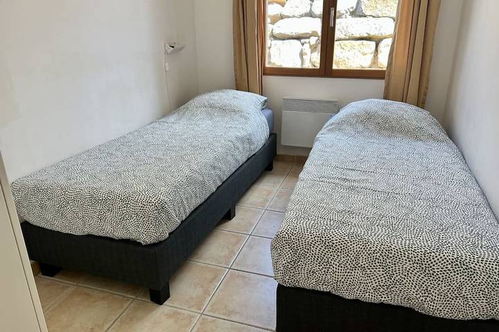 Location de vacances pour 6 personnes, avec jardin ainsi que terrasse et piscine à Félines-Minervois - 3