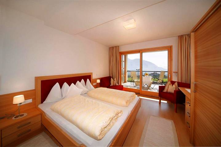 B&b für 3 Personen, mit Balkon und Terrasse sowie Garten und Ausblick im Dorf Tirol - 2