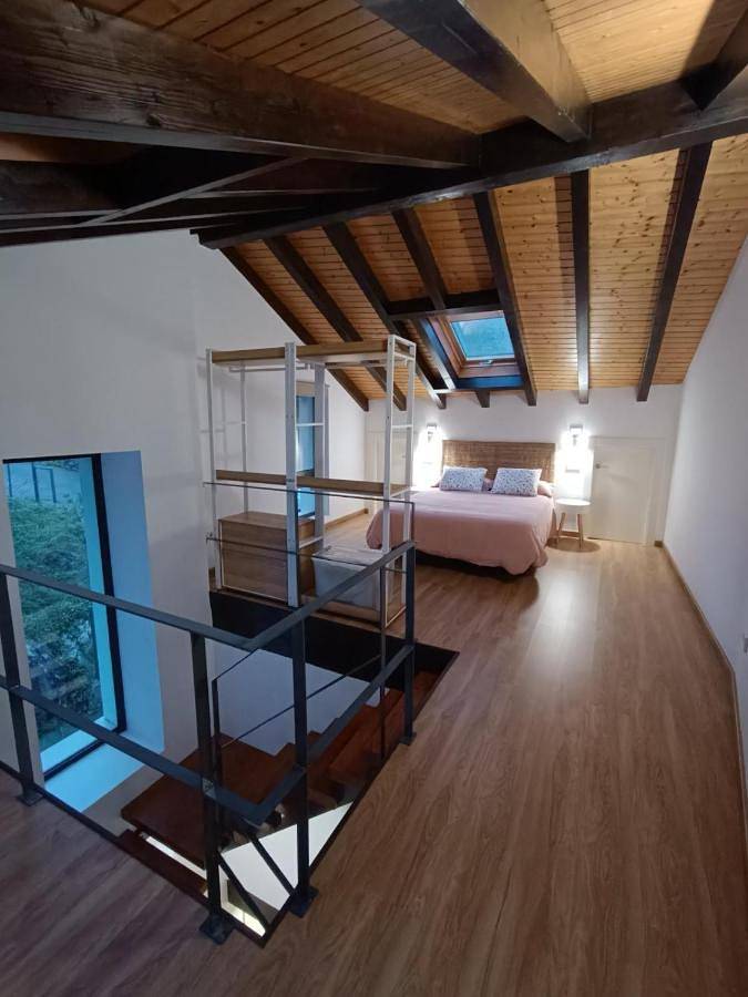 Location de vacances pour 6 personnes, avec vue ainsi que terrasse et jardin dans Solares - 4