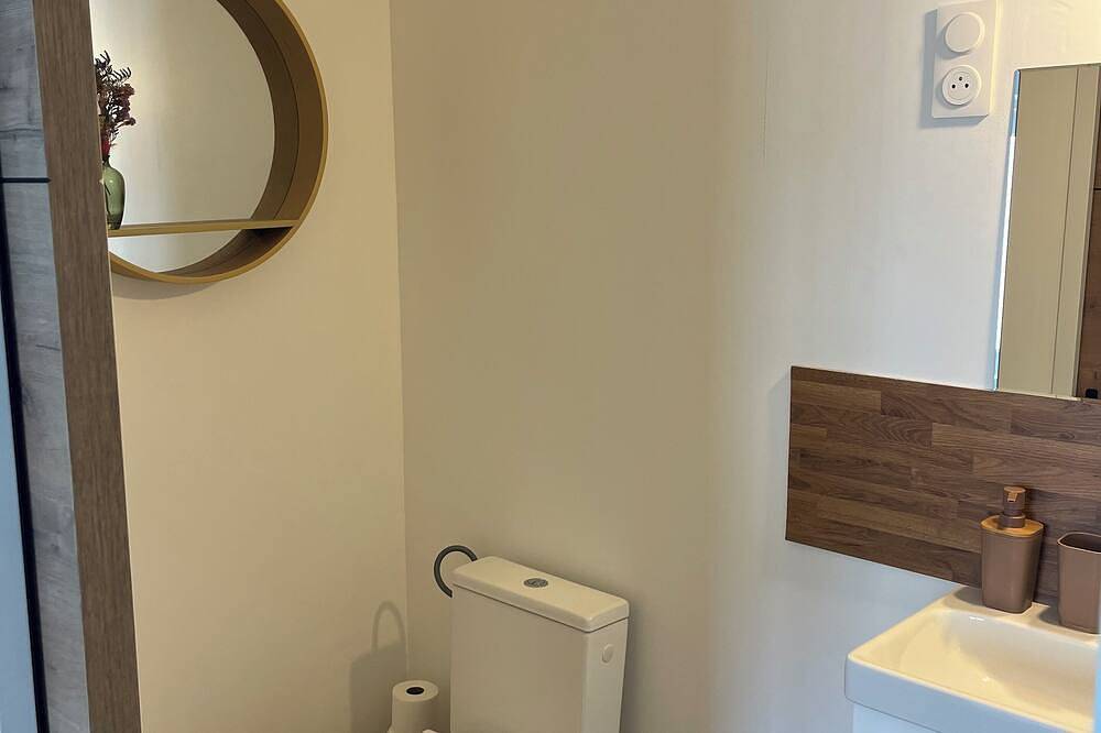 La maison du pont * 5min from the station in La Roche-sur-Yon, Loire-Tal