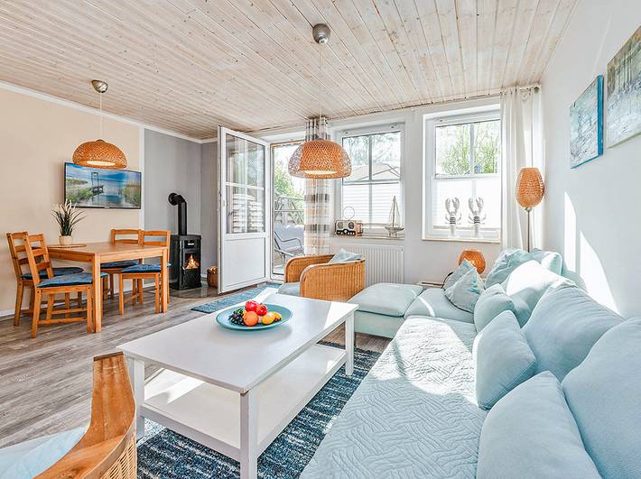 Bungalow für 4 Personen, mit Terrasse und Garten in Lütow - 2