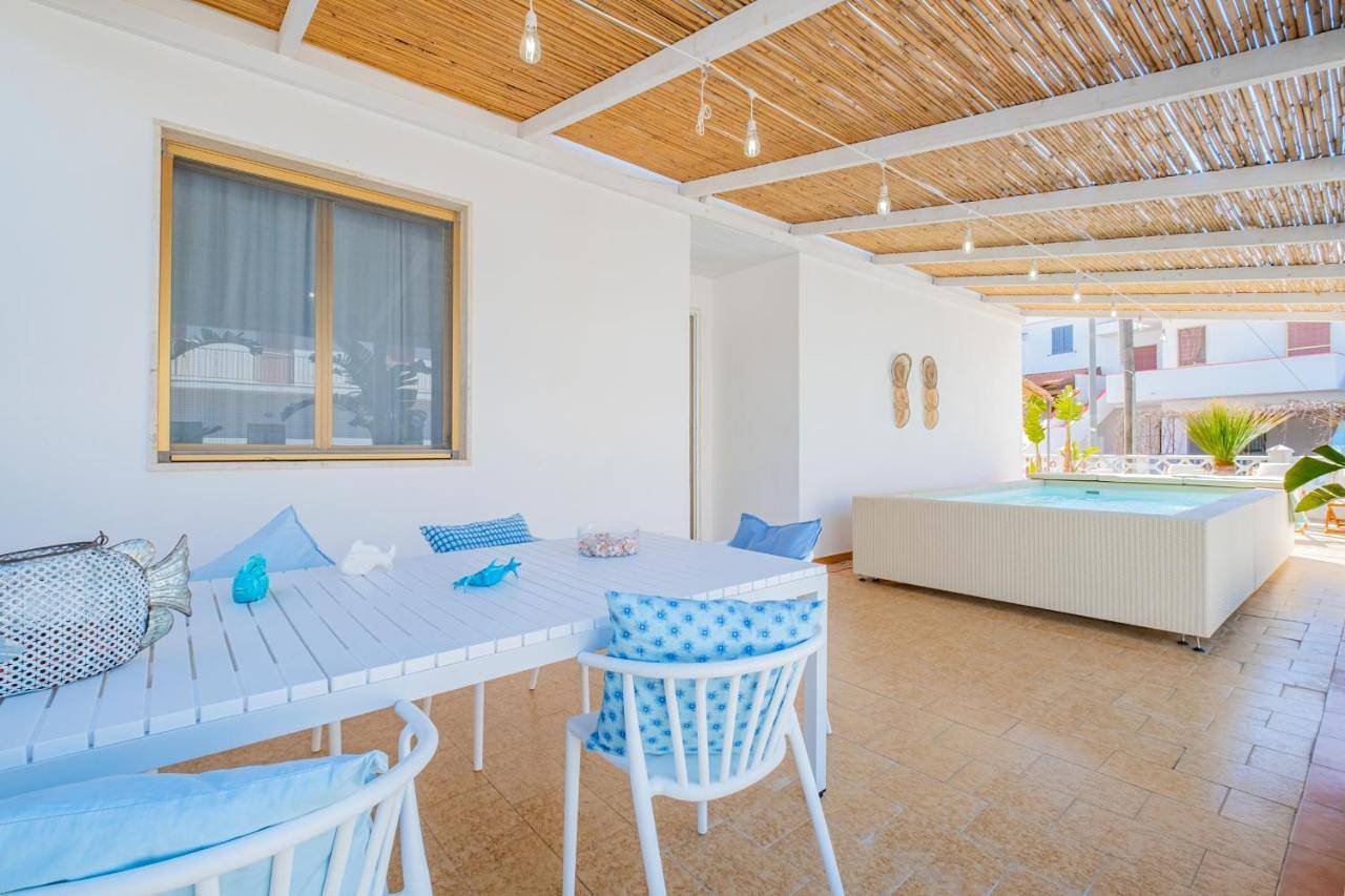 Appartamento intero, Villa with Private Pool in Lido Mania, Ugento