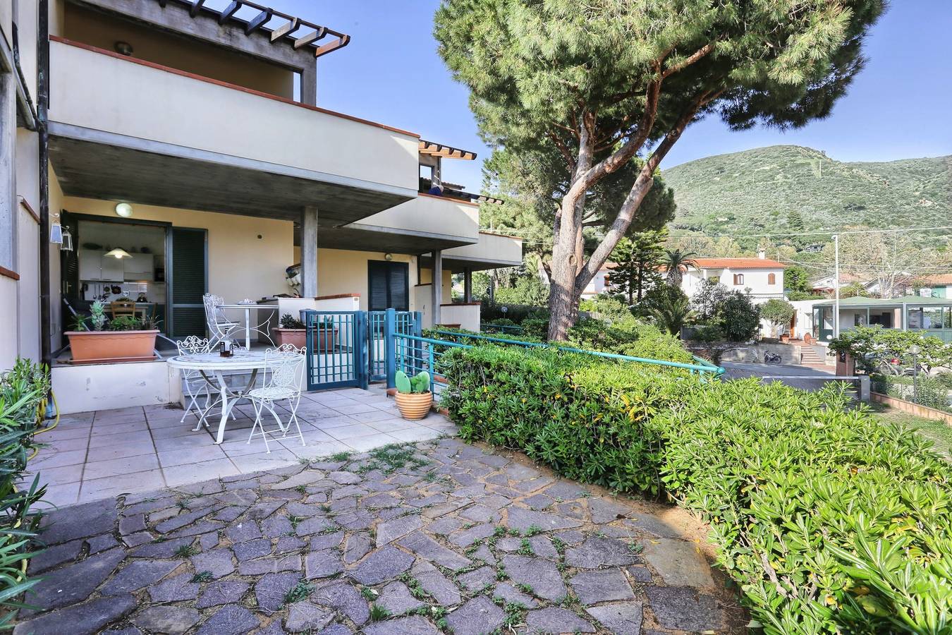 Entire apartment, Beautiful apartment with sea view - La Magnolia in Morcone, Elba