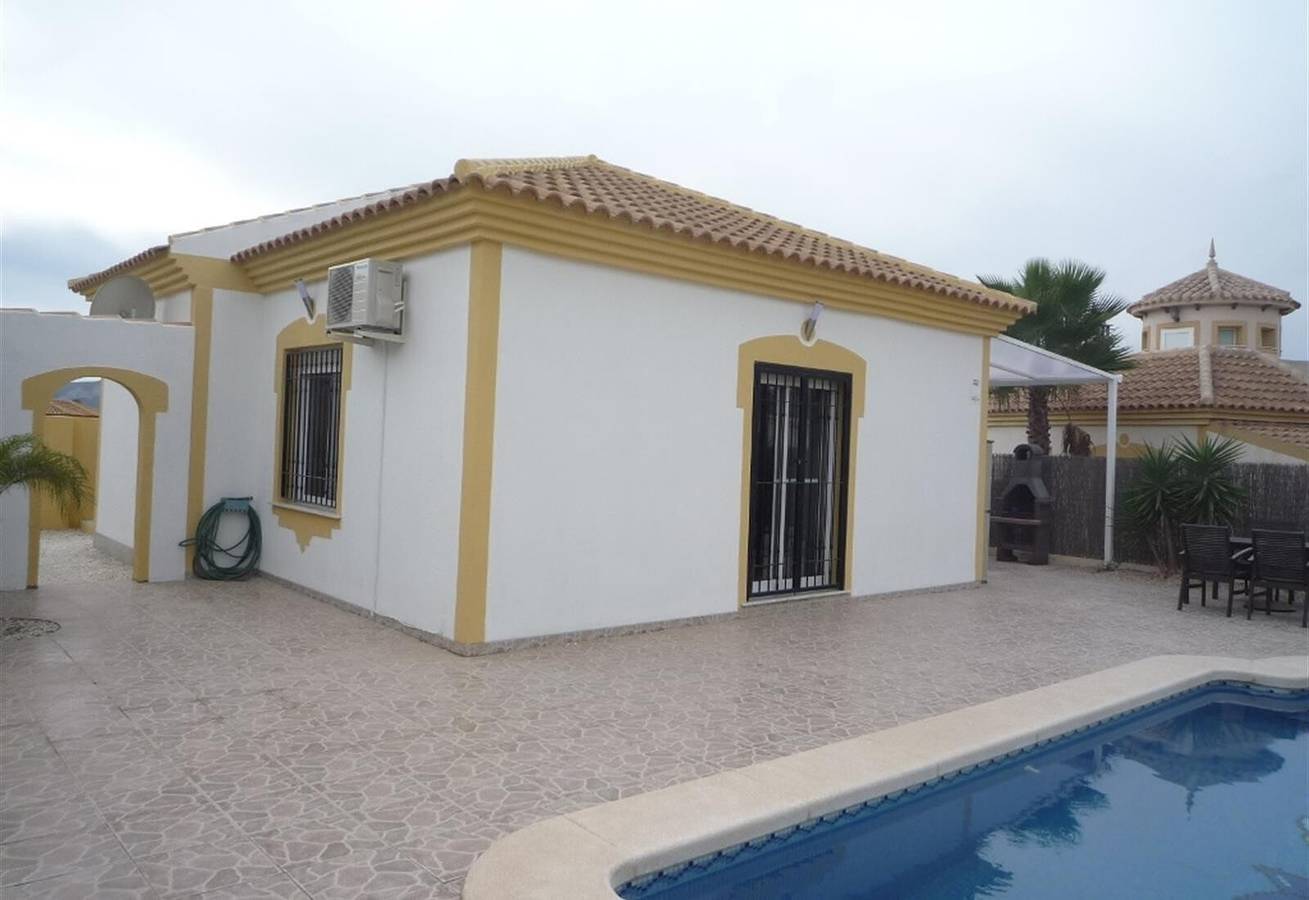 Villa 'Nala' with Pool and Wi-Fi in Mazarron Country Club, Mazarrón