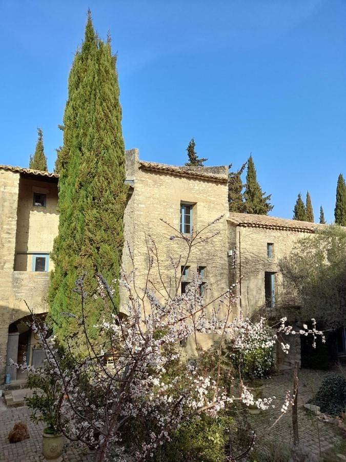 Chambre d’hôte pour 2 personnes, avec piscine ainsi que jardin et terrasse, adapté aux familles à Uzès - 2