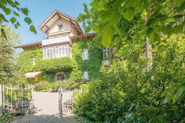 B&B für 2 Personen, mit Terrasse und Garten sowie Seeblick und Ausblick am Vierwaldstättersee