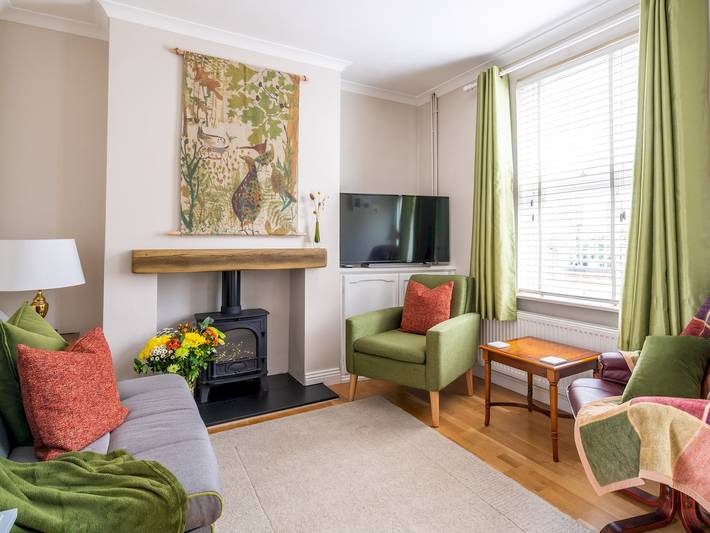 Bath Road Retreat  2 bedrooms with  garden - Pass the Keys in Cheltenham, Gloucestershire