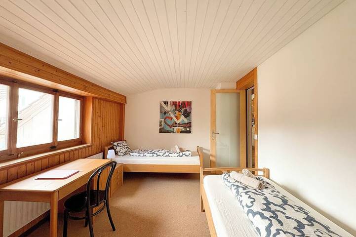 Apartamento entero, Quiet apartment with parking space - near Basel - ideal for relaxation, families & nature in Wenslingen, Region Basel RDK