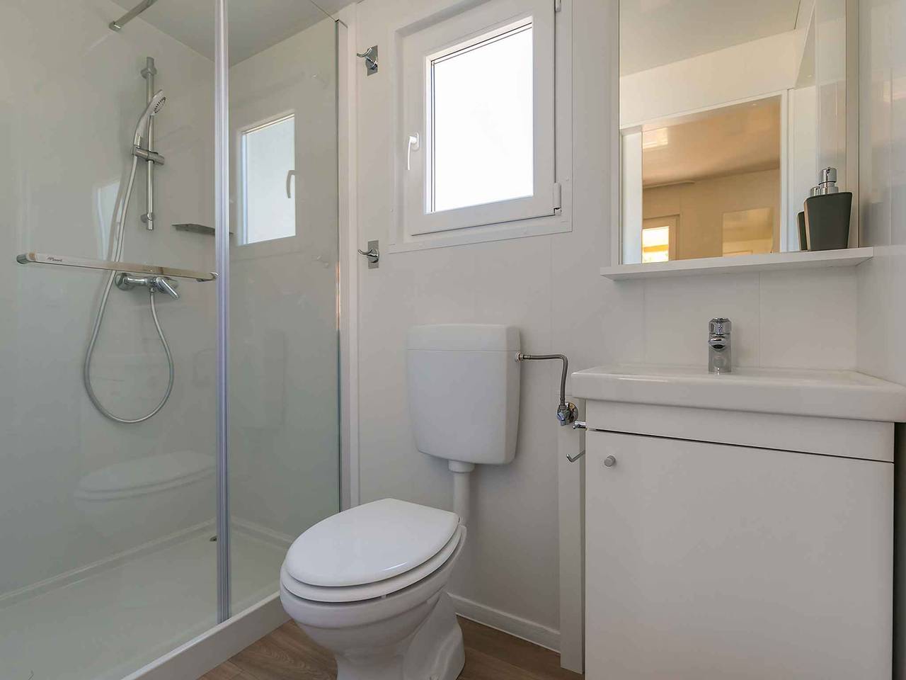 Mobilehome mit Terrasse am Pool in Lovrecica, Umag und Umgebung