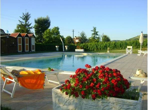 Ferienhaus für 5 Personen, mit Terrasse und Garten sowie Pool und Ausblick