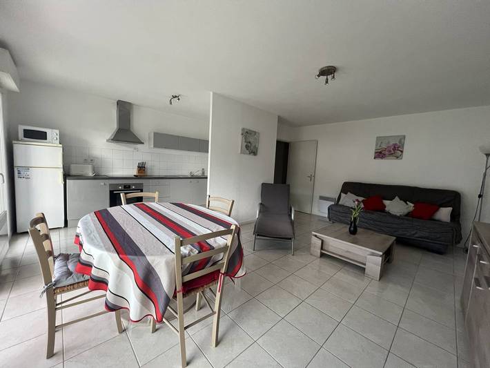 Appartement entier, T2 bis lumineux avec terrasse, Cambo-les-Bains in Cambo-les-Bains, Région de Bayonne