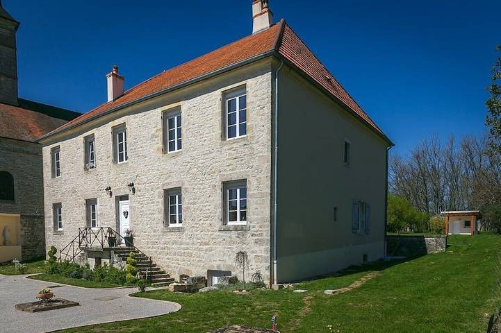 Location de vacances pour 10 personnes, avec jardin à Dampierre-sur-Salon