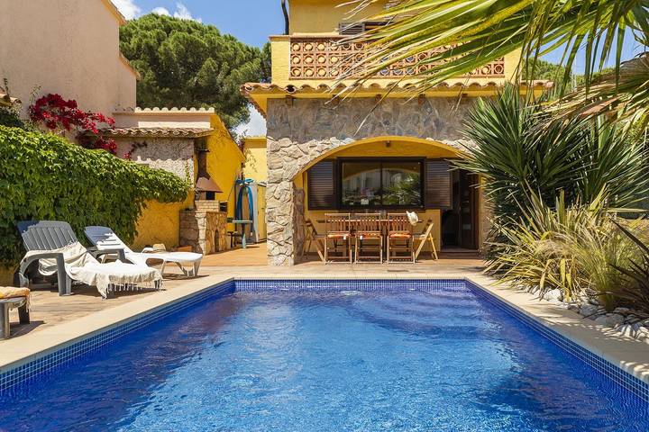 Villa pour 8 personnes, avec vue ainsi que balcon et jardin à L'Escala - 2