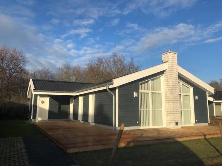 Bungalow für 5 Personen, mit Terrasse und Garten sowie Whirlpool und Sauna, kinderfreundlich