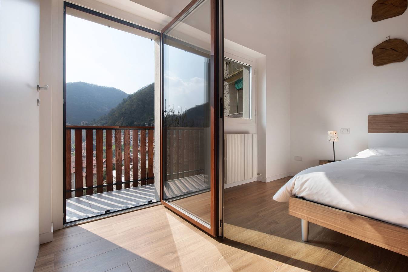 Ferienhaus 'Casa Il Butto' mit Bergblick, Garten und Balkon in Erve, Westliche Bergamo-Alpen