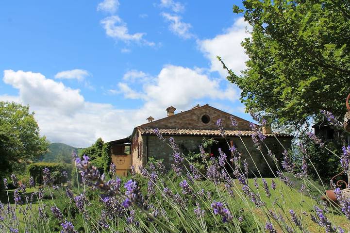Ganze Wohnung, Romantische Wohnung für 2 Personen im Bauernhaus. Panoramablick! in Urbino, Pesaro-Urbino