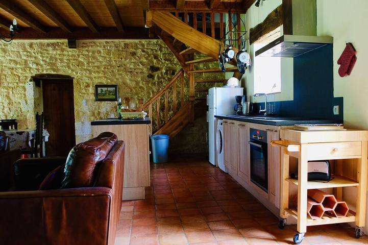 Gîte pour 6 personnes, avec jacuzzi ainsi que jardin et piscine à Saint-Avit-Sénieur - 3