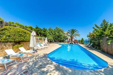 Villa in Cala Barques, Pollença für 14 