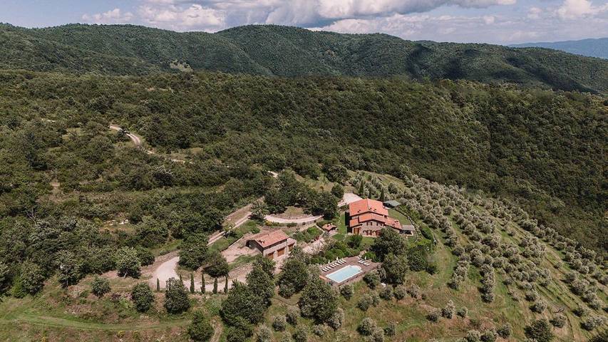 Agriturismo per 20 persone, con panorama e piscina nonché giardino in Castiglion Fibocchi