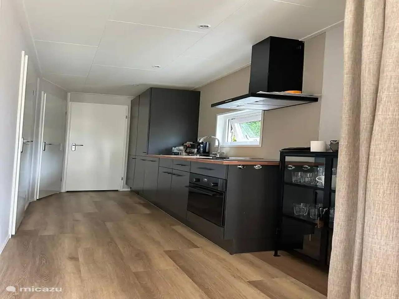 Chalet de Blauwe Regen met Zonneterras in Hardenberg, Regio Zwolle