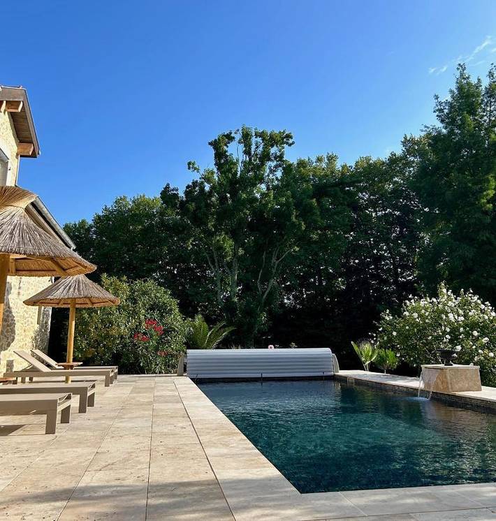Gîte pour 2 personnes, avec Terrasse et Jardin ainsi que Piscine et Vue à Josse