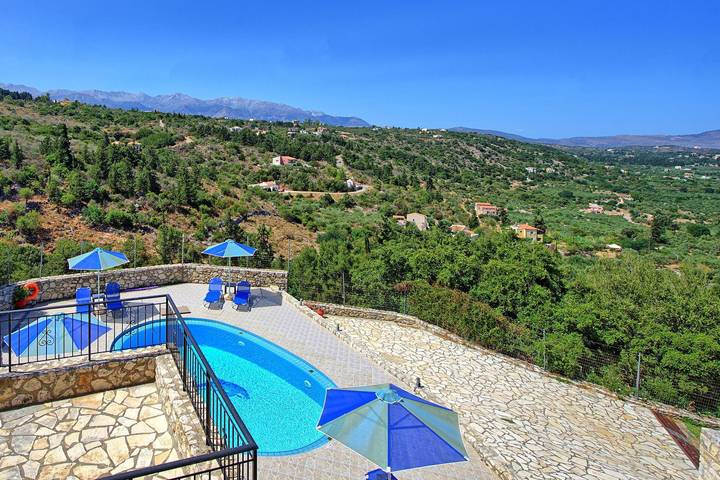 Villa für 16 Personen, mit Balkon und Terrasse sowie Pool in Chania und Umgebung