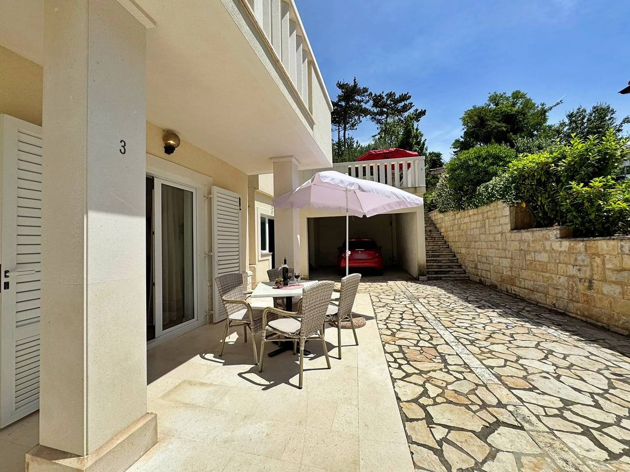 Ganze Wohnung, Apartment Scheich - direkt am Meer, 20 m vom Meer, Erdgeschoss, Terrasse in Silo (Krk), Krk