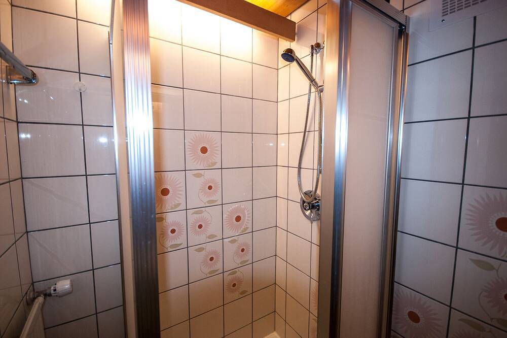 Ganze Wohnung, Großzügige  Ferienwohnung in ruhiger Alleinlage, großer Balkon und Garten in Isny im Allgäu, Region Bodensee-Oberschwaben