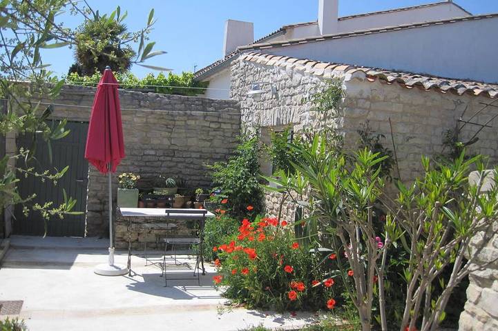 Gîte pour 2 personnes, avec jardin et terrasse sur l' Île de Ré - 4