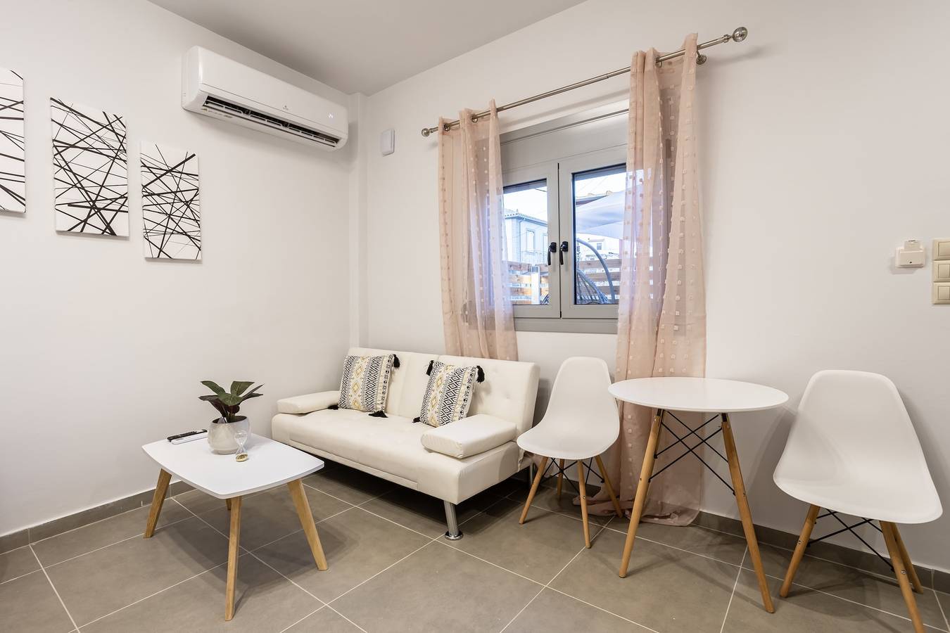 Ganzes Studio, Filiatra Welcoming Hideaway - A Cozy Urban Escape in Golf von Kyparissia