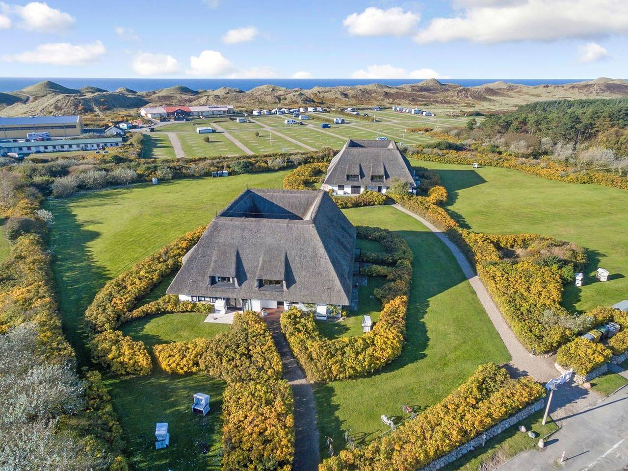 Ganze Ferienwohnung, Passat, App. 5 - Idyllisch hinter den Dünen gelegenes 3-Raum-Appartement unter Reet. in Wenningstedt, Sylt