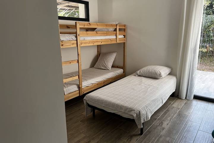 Location de vacances pour 6 personnes, avec jardin dans Plage De L Ovu Santu - 2