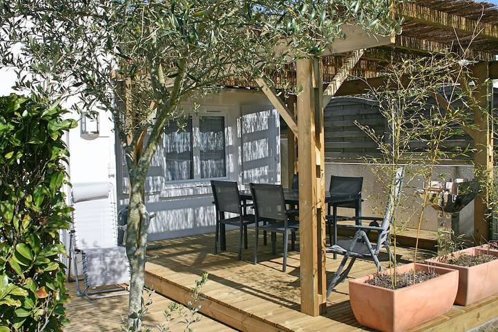 Gîte pour 3 personnes, avec terrasse et jardin
