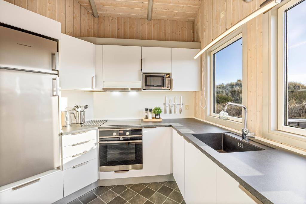 Well-maintained holiday home with sauna and hot tub in Hvide Sande, Holmsland Klit