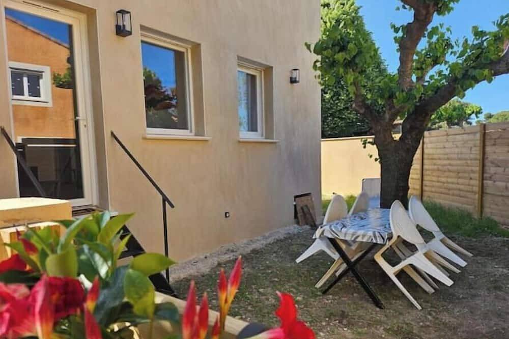 T2 neuf 36 m² avec jardin, barbecue et parking privé. Calme proche garrigue. in Aigues-Vives, Côte méditerranéenne (France)