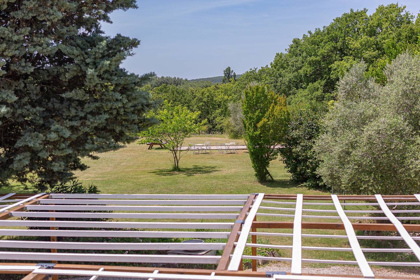 Chambre « Les Nougats » avec terrasse privée, jardin partagé et Wi-Fi in Portes-en-Valdaine, Région de nyons