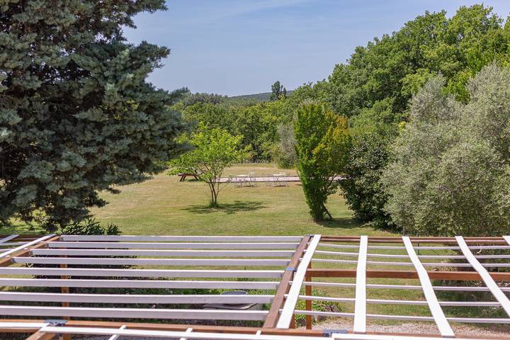 “Les Nougats” Room with Private Terrace, Shared Garden, and Wi-Fi in Portes-en-Valdaine, Nyons region
