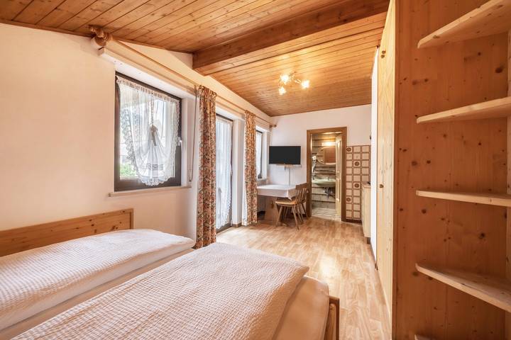 Ganze Wohnung, Ferienwohnung "Residenz Kronstein - 7" mit Balkon, Gemeinschaftsgarten und Blick auf die Berge in Tisens, Nonsberggruppe