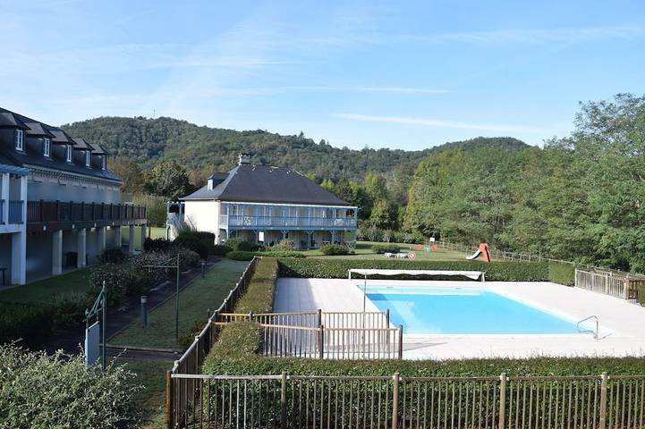 Apartamento de vacaciones para 4 personas, con piscina además de jardín y terraza - 1