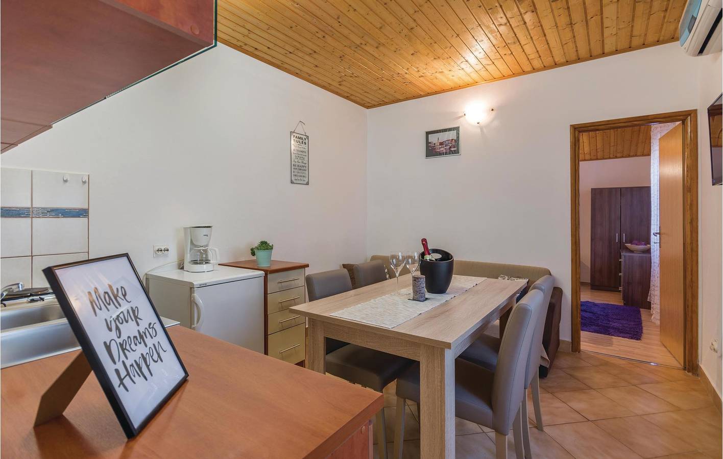 Ganze Ferienwohnung, Ferienwohnung für 4 Personen mit Terrasse in Valbandon, Fazana
