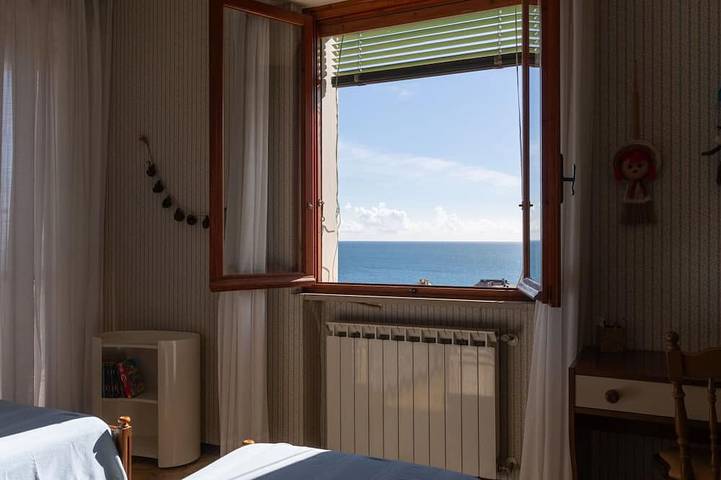 Apartamento entero, Precioso apartamento para 6 personas con A/C, WIFI, terraza, mascotas permitida y vista panorámica in Laigueglia, Riviera di Ponente