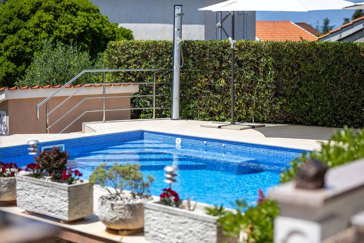 Ferienwohnung für 6 Personen, mit Garten und Pool auf Krk - 4