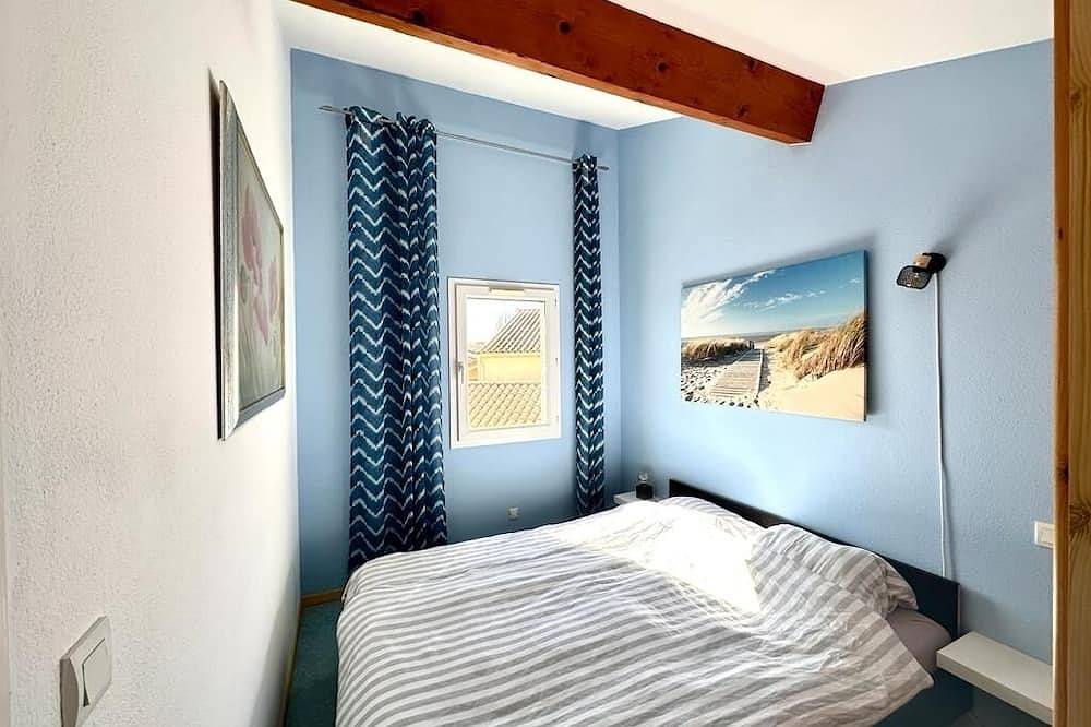 Neu renoviertes Ferienhaus mit Wintergarten nur 250 Meter zum Strand. in Portiragnes Plage, Portiragnes