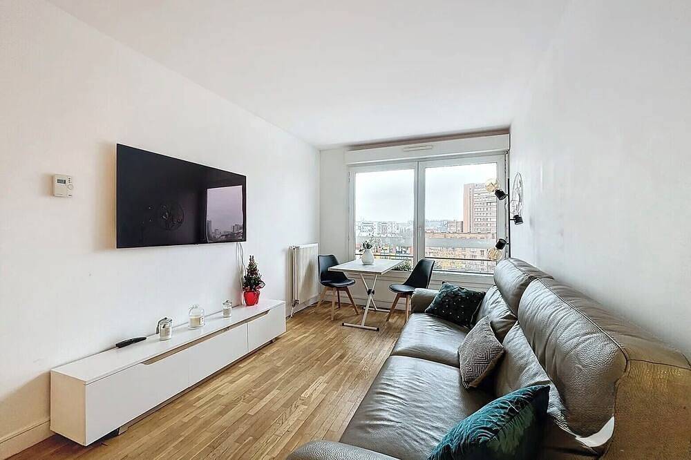 Apartamento entero, Bright apartment with views of Montmartre in Clichy, Altos del Sena