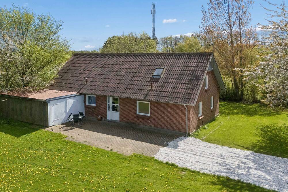 Spacious holiday home near Limfjord and nature in Øster Assels, Morsø