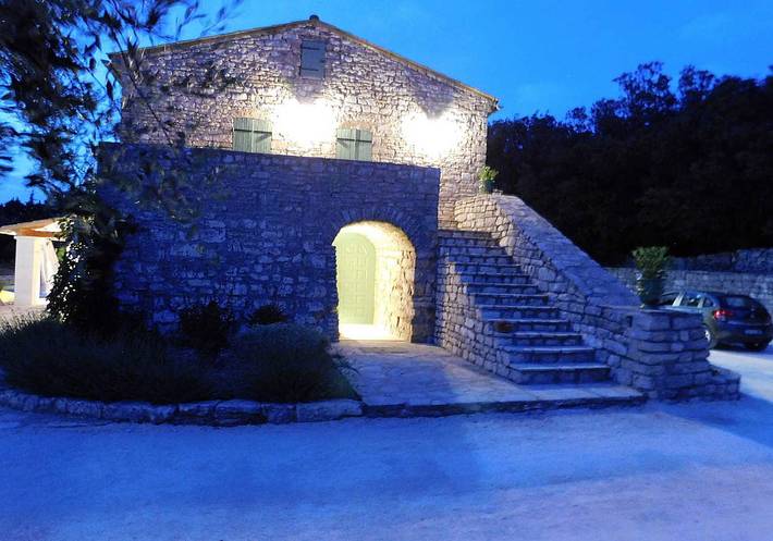 Maison de campagne pour 8 personnes, avec jardin et piscine à Orgnac-l'Aven - 3