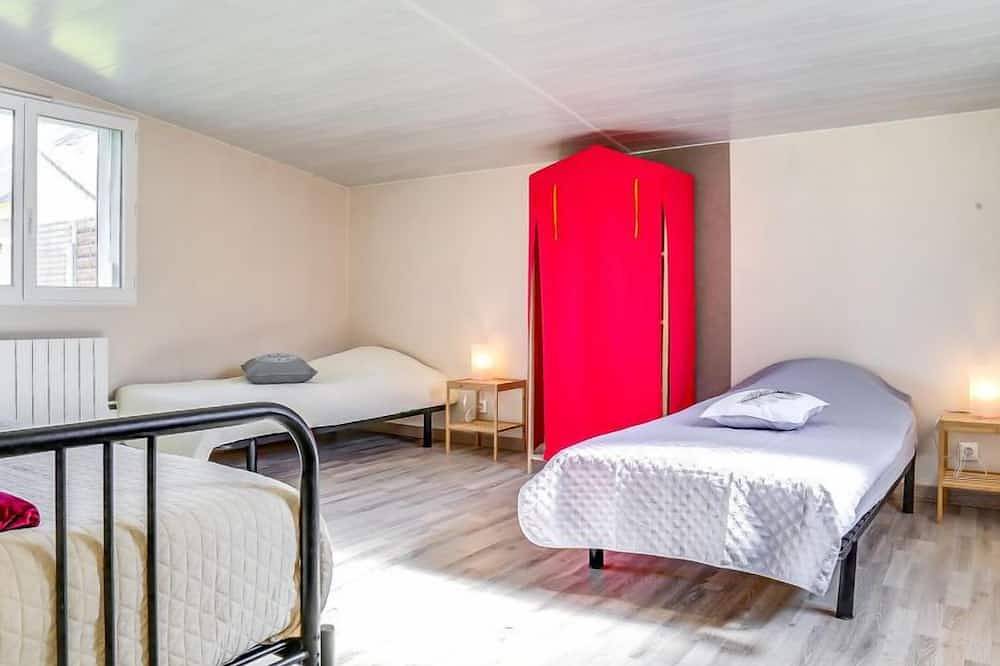 Lamomali by Interhome in Lancieux, Región de Dinan