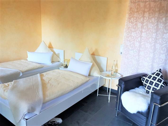 Habitación 'Hortensia' con terraza y jardín privados y Wi-Fi in Northern Black Forest