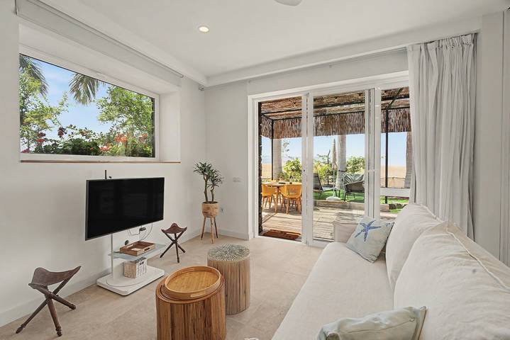 Apartamento entero, Apartamento vacacional 'Tranquilo Con Vistas' con vistas al mar, terraza privada y Wi-Fi in Guía de Isora, Tenerife Sur