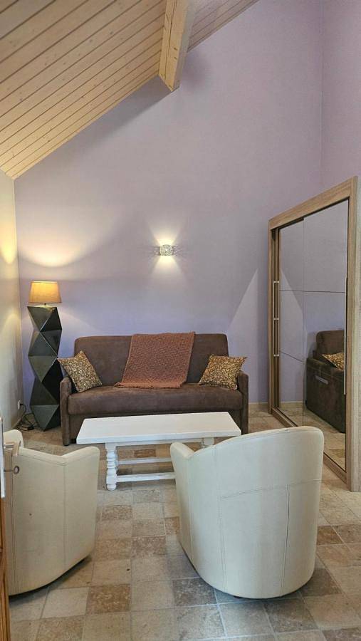 Gîte pour 3 personnes, avec vue et jardin, animaux acceptés à Saint-Germain-du-Bois - 4